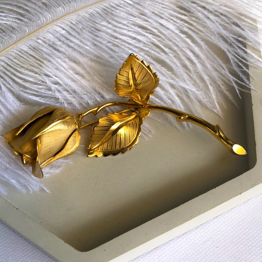 VNTG  Giovanni Rose brooch